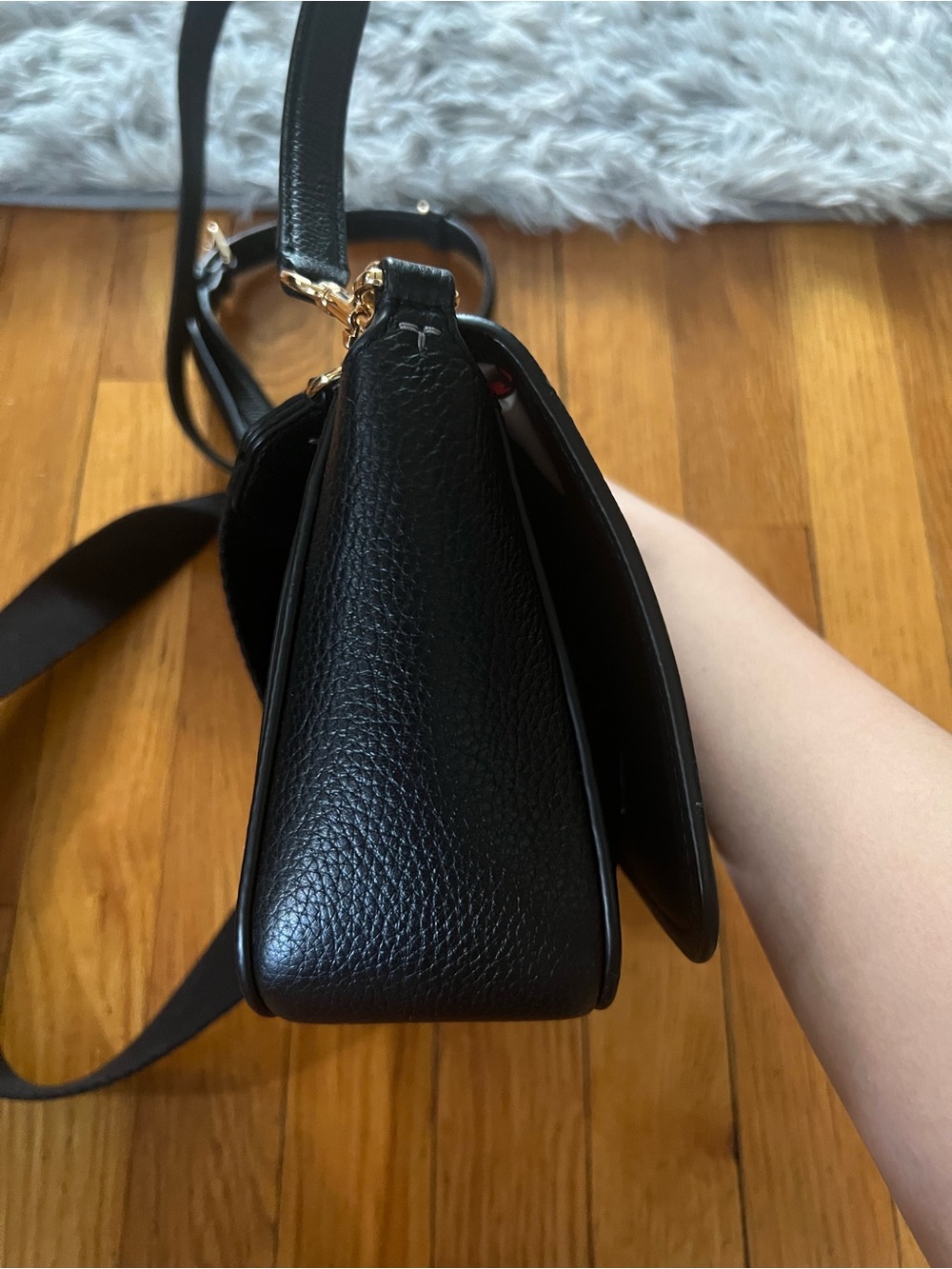 Tory Burch Black Pebbled Leather Crossbody with Gold Hardware - Picture 5 of 7